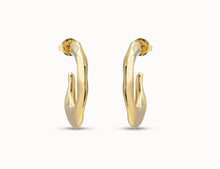 Uno de 50 18K Gold-Plated Flattened Banana Shaped Earrings