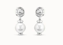 Uno de 50 Silver-Plated Earrings with a Small Circular Medallion